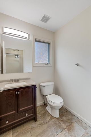 750 Clairpointe Woods Drive, Detroit, MI 48215