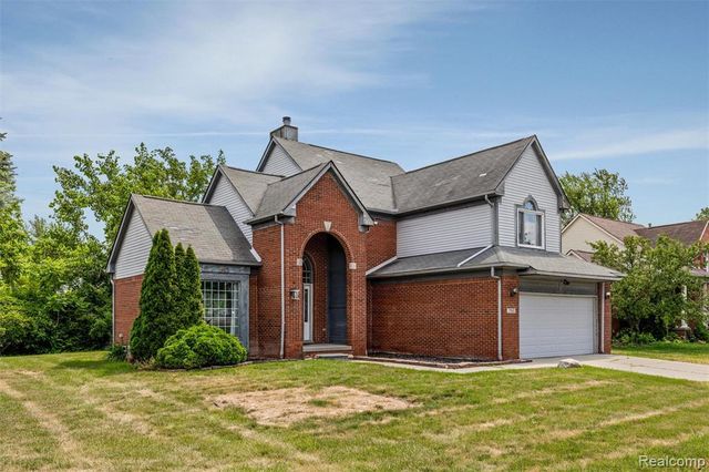 750 Clairpointe Woods Drive, Detroit, MI 48215