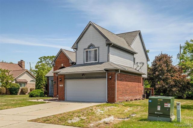 750 Clairpointe Woods Drive, Detroit, MI 48215