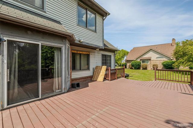 750 Clairpointe Woods Drive, Detroit, MI 48215