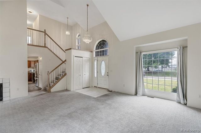 750 Clairpointe Woods Drive, Detroit, MI 48215