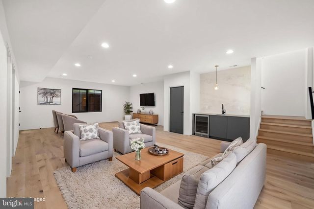 113 JAMES DR SW, Vienna, VA 22180
