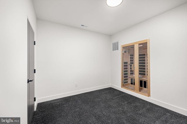 113 JAMES DR SW, Vienna, VA 22180