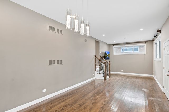 250 N Irving Avenue, Hillside, IL 60162