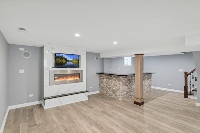 250 N Irving Avenue, Hillside, IL 60162