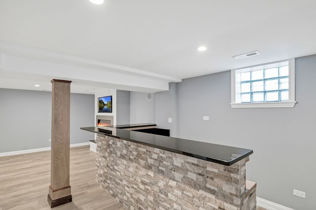 250 N Irving Avenue, Hillside, IL 60162