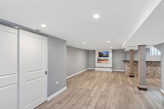 250 N Irving Avenue, Hillside, IL 60162