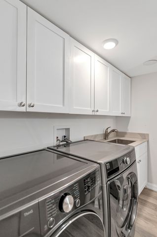 250 N Irving Avenue, Hillside, IL 60162