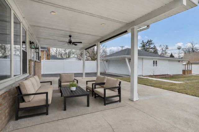 250 N Irving Avenue, Hillside, IL 60162