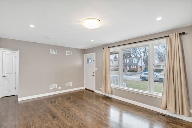 250 N Irving Avenue, Hillside, IL 60162