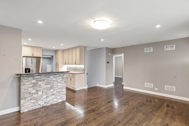 250 N Irving Avenue, Hillside, IL 60162