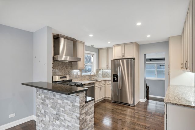 250 N Irving Avenue, Hillside, IL 60162