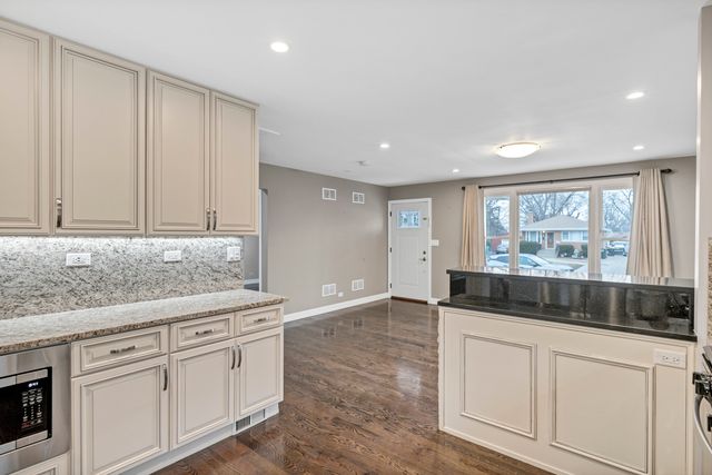 250 N Irving Avenue, Hillside, IL 60162