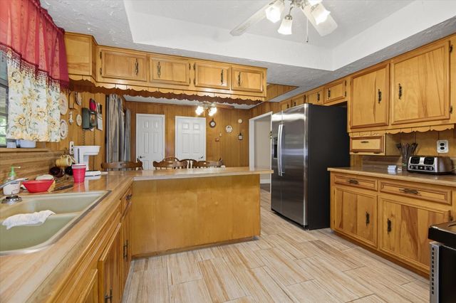 411 County Road 2298, Cleveland, TX 77327
