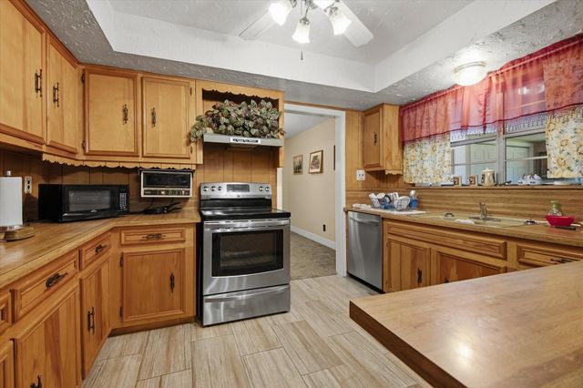 411 County Road 2298, Cleveland, TX 77327