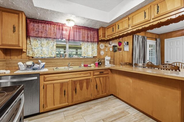 411 County Road 2298, Cleveland, TX 77327