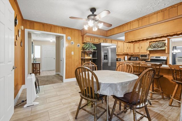 411 County Road 2298, Cleveland, TX 77327