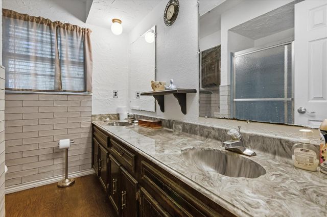 411 County Road 2298, Cleveland, TX 77327