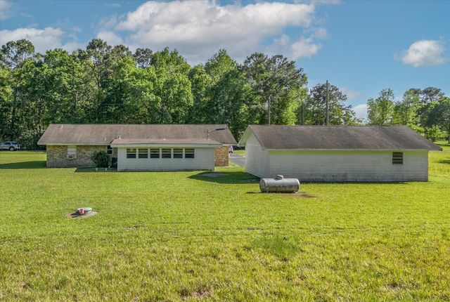 411 County Road 2298, Cleveland, TX 77327