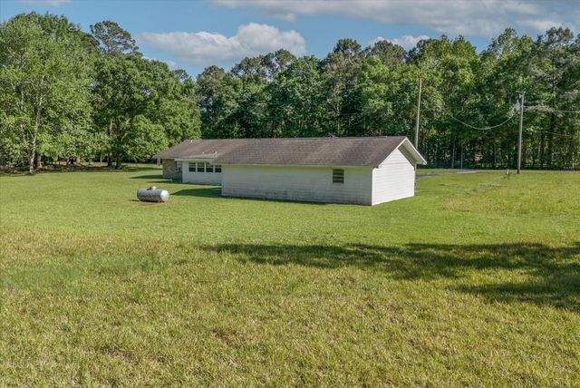 411 County Road 2298, Cleveland, TX 77327