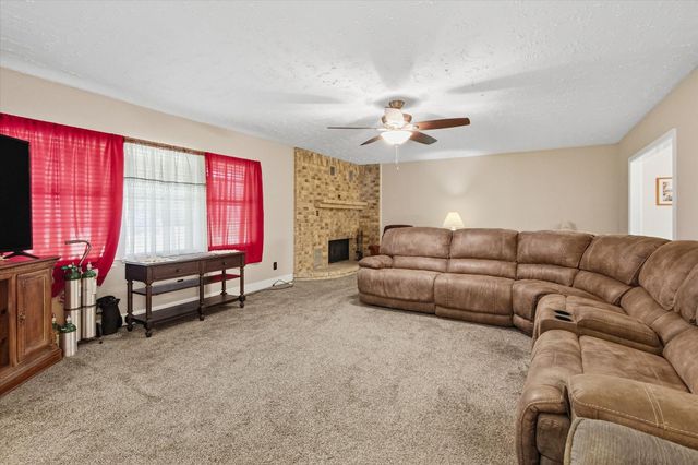 411 County Road 2298, Cleveland, TX 77327