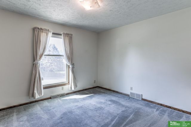 3412 Leawood Drive, Bellevue, NE 68123