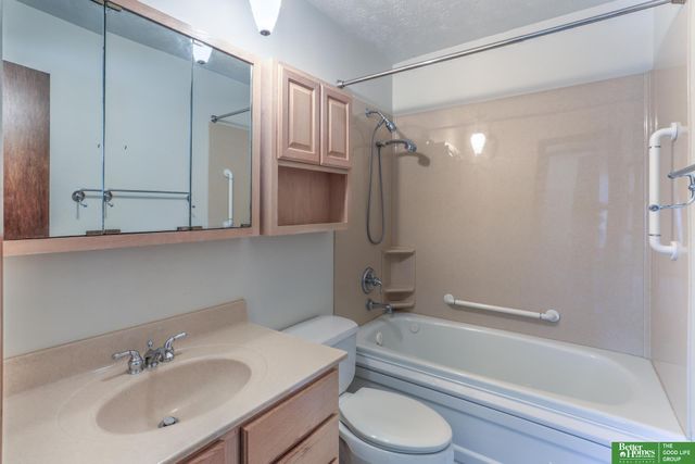 3412 Leawood Drive, Bellevue, NE 68123