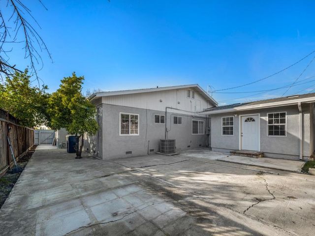 100 Beacon Drive, Milpitas, CA 95035