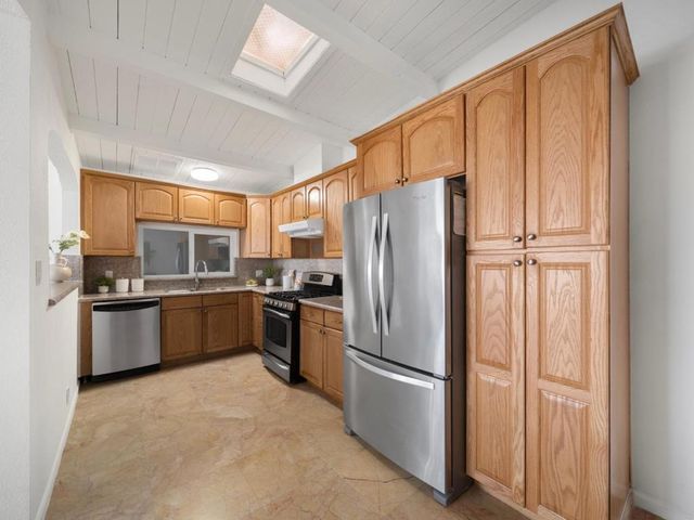 100 Beacon Drive, Milpitas, CA 95035