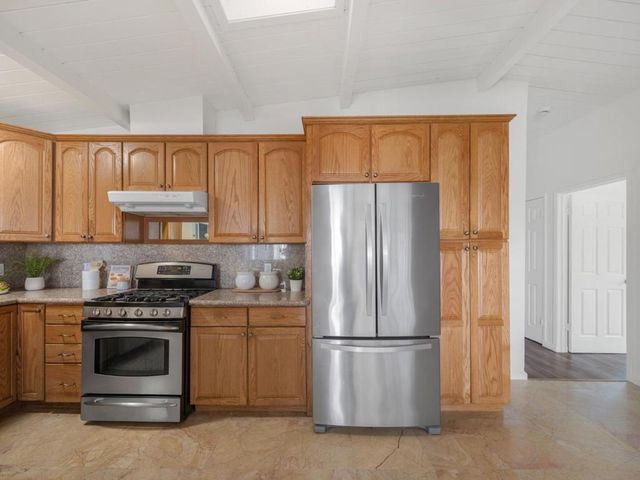 100 Beacon Drive, Milpitas, CA 95035