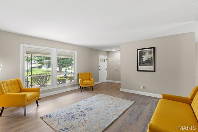 3475 Stonehaven, Florissant, MO 63033