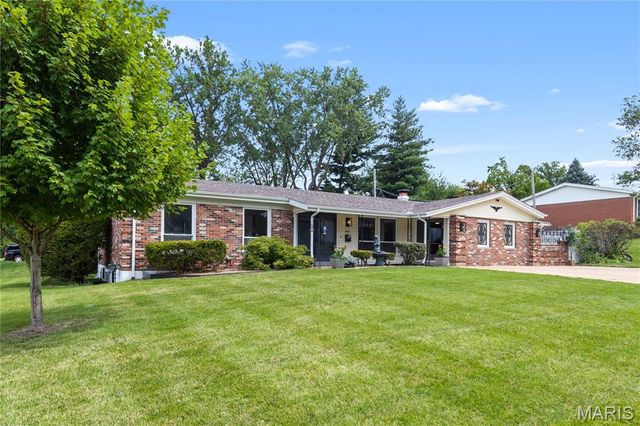 3475 Stonehaven, Florissant, MO 63033