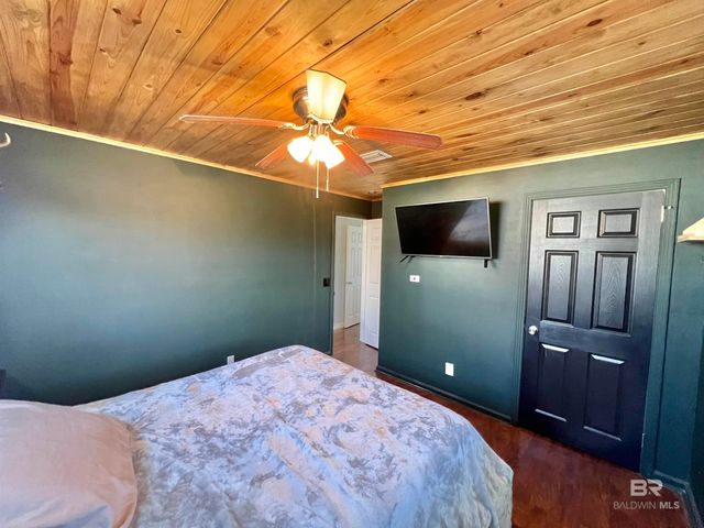 4075 Macks Road, Century, FL 32535