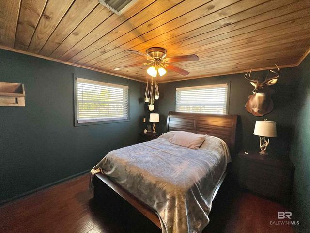 4075 Macks Road, Century, FL 32535