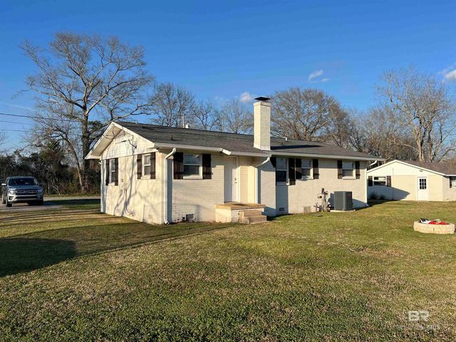 4075 Macks Road, Century, FL 32535