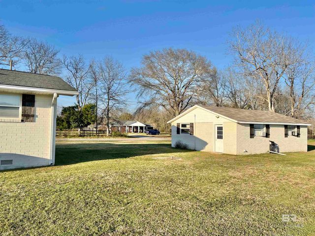 4075 Macks Road, Century, FL 32535