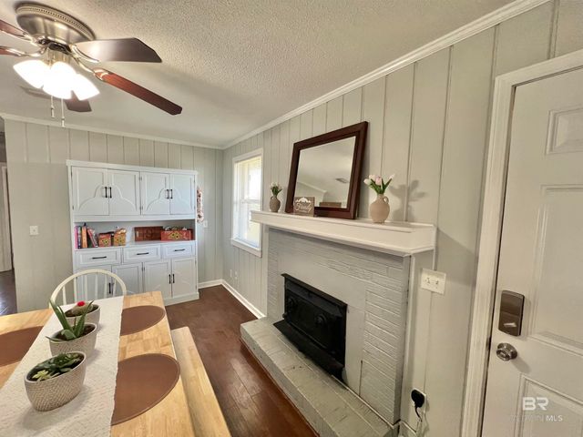 4075 Macks Road, Century, FL 32535