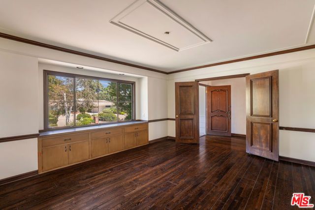 676 Elkins Road, Los Angeles, CA 90049