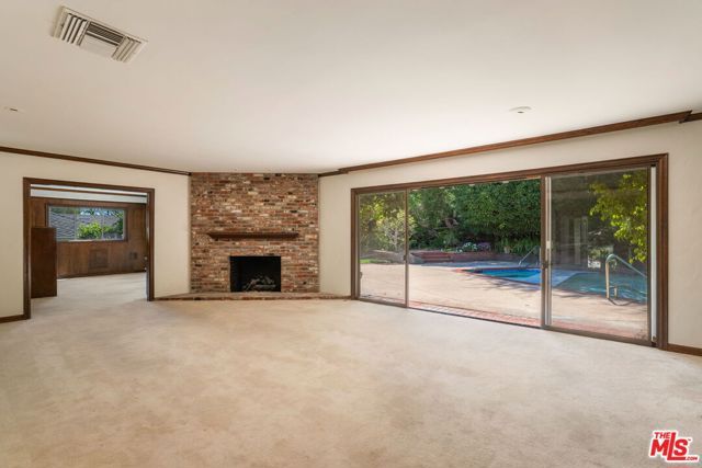676 Elkins Road, Los Angeles, CA 90049
