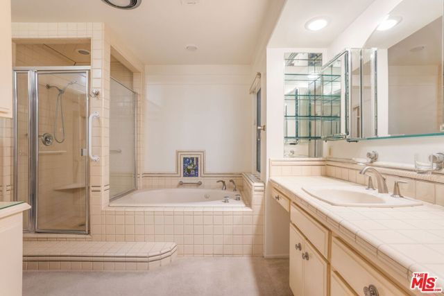 676 Elkins Road, Los Angeles, CA 90049