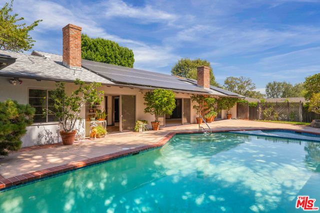 676 Elkins Road, Los Angeles, CA 90049