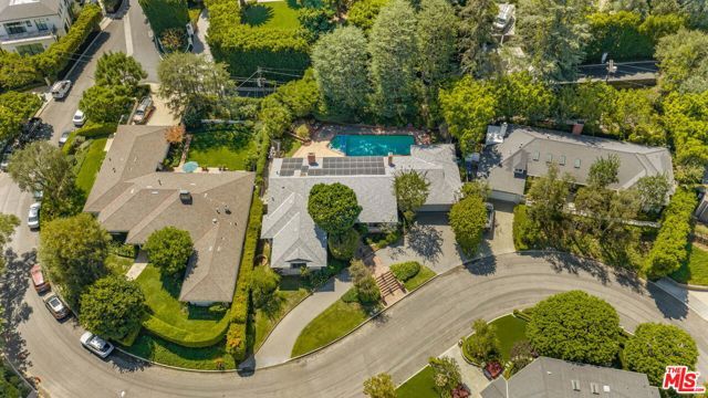 676 Elkins Road, Los Angeles, CA 90049