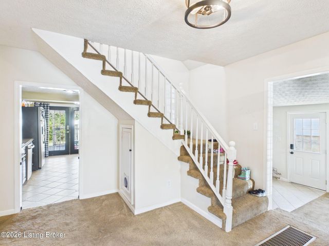 6617 W Orell Rd, Louisville, KY 40272