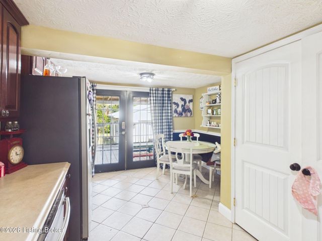6617 W Orell Rd, Louisville, KY 40272
