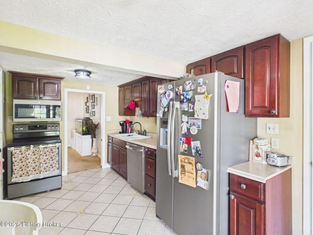 6617 W Orell Rd, Louisville, KY 40272
