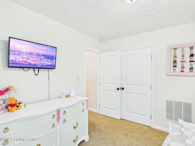 6617 W Orell Rd, Louisville, KY 40272