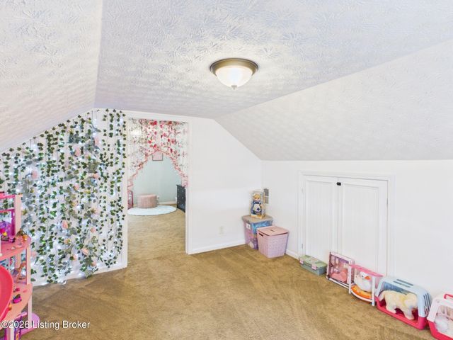 6617 W Orell Rd, Louisville, KY 40272