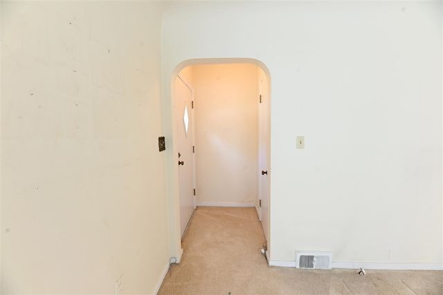 186 Grand Avenue, Grand Haven, MI 49417