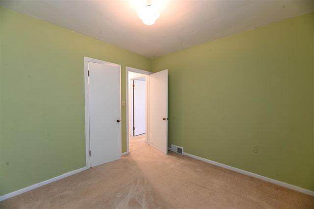 186 Grand Avenue, Grand Haven, MI 49417