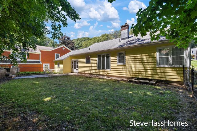 186 Grand Avenue, Grand Haven, MI 49417
